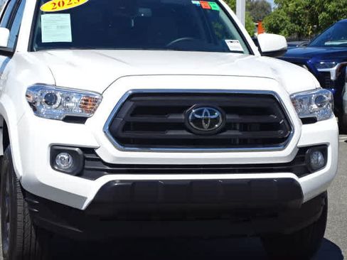 Used 2023 Toyota Tacoma SR5 AWD/4WD image 4
