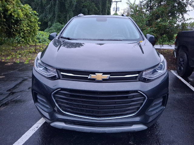 Used 2020 Chevrolet Trax LT w/ Driver Confidence Package AWD/4WD image 2