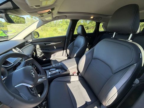 Certified 2025 INFINITI QX50 Luxe w/ Cargo Package AWD/4WD image 13