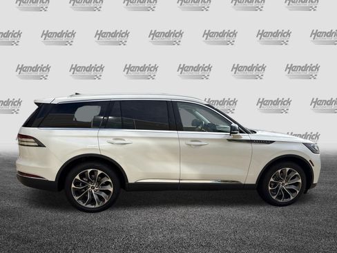 Used 2025 Lincoln Aviator Reserve AWD/4WD image 11