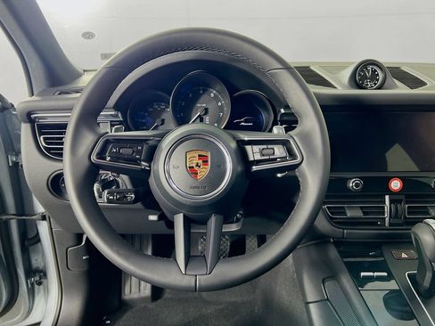 Certified 2026 Porsche Macan AWD/4WD image 12