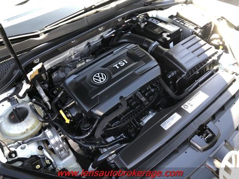 Used 2017 Volkswagen Golf SE FWD image 25