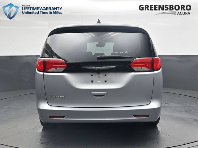 Used 2023 Chrysler Voyager LX FWD image 7