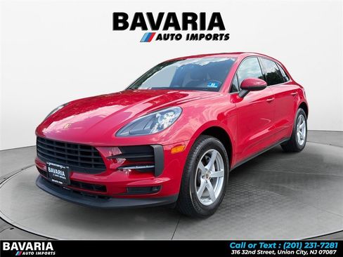 Used 2020 Porsche Macan AWD/4WD image 1