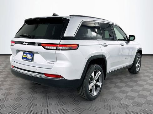 New 2025 Jeep Grand Cherokee Limited w/ Luxury Tech Group II image 4
