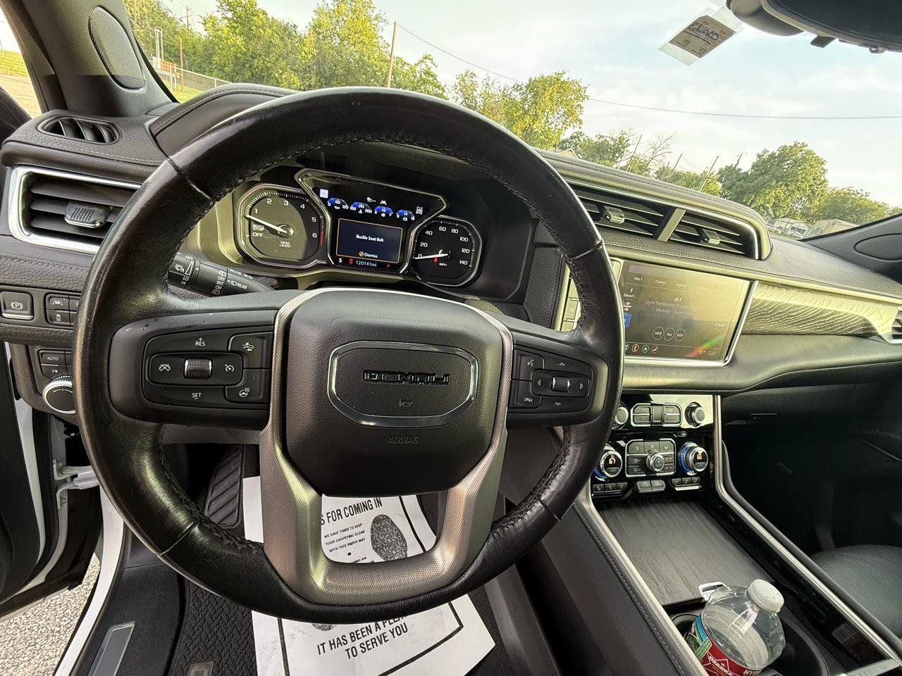 Used 2021 GMC Yukon Denali w/ Denali Premium Package AWD/4WD image 13