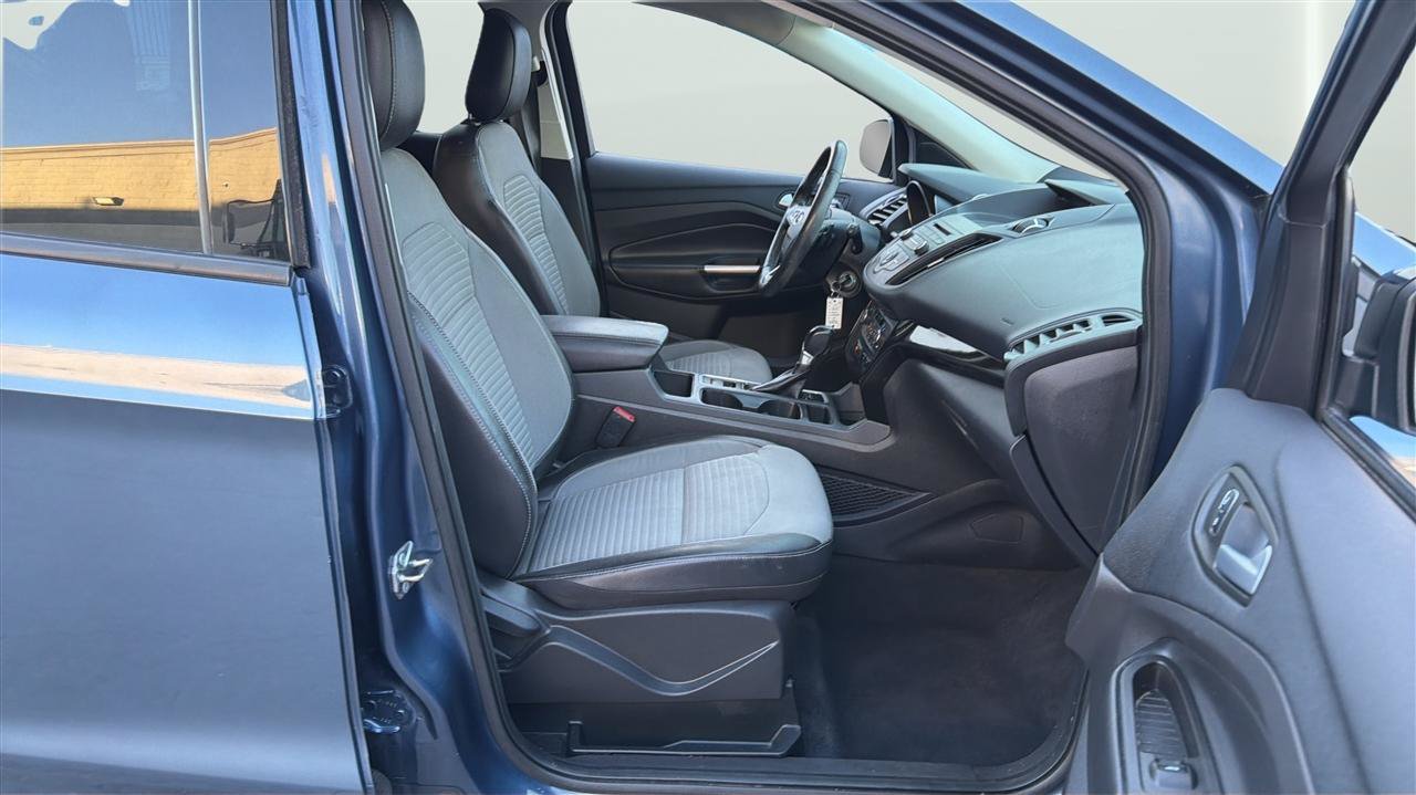 Used 2018 Ford Escape SE w/ SE Sport Appearance Package AWD/4WD image 13