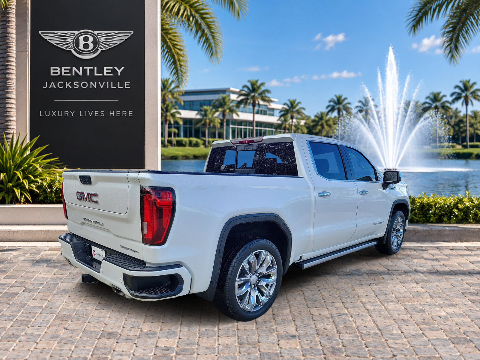 Used 2025 GMC Sierra 1500 Denali w/ Denali Reserve Package AWD/4WD image 5