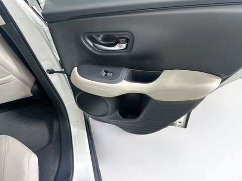 Used 2025 Honda HR-V LX image 28