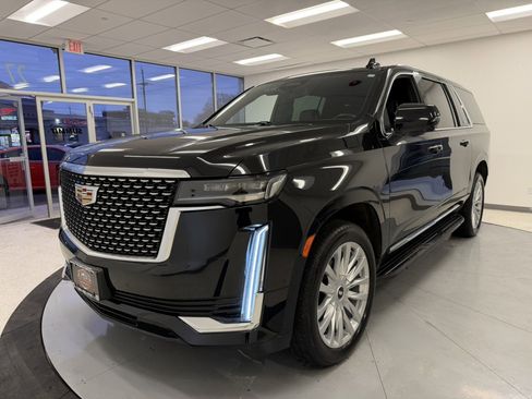 Used 2023 Cadillac Escalade ESV Luxury image 58