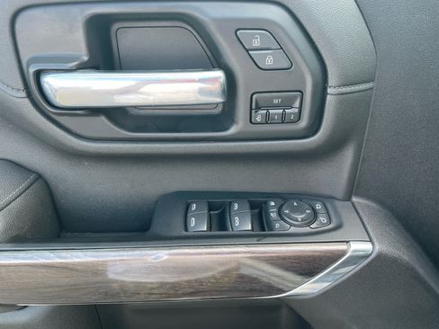 Used 2022 Chevrolet Silverado 2500 LTZ w/ LTZ Convenience Package AWD/4WD image 11