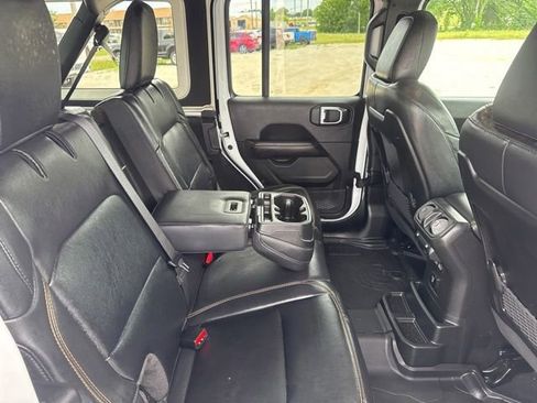Used 2025 Jeep Wrangler Unlimited Sahara AWD/4WD image 20