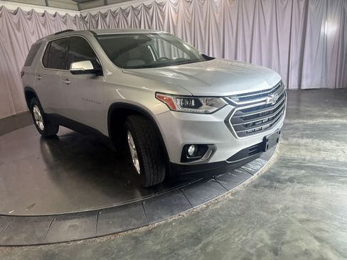 Used 2018 Chevrolet Traverse LT FWD image 3