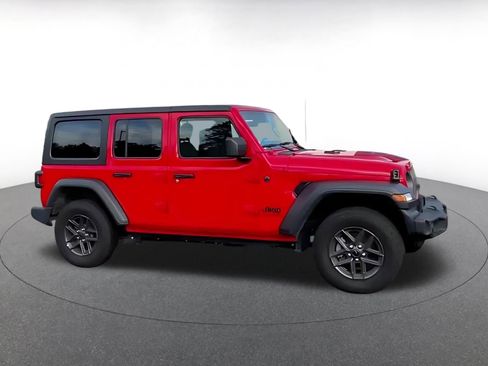 Used 2025 Jeep Wrangler Sport S image 12