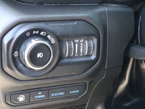 Used 2022 Jeep Wrangler Unlimited Rubicon 4xe AWD/4WD image 15