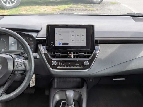Used 2025 Toyota Corolla LE FWD image 17