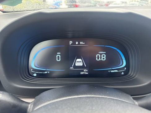 Used 2023 Hyundai Venue SEL w/ Cargo Package FWD image 17