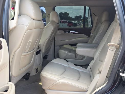 Used 2015 Cadillac Escalade Luxury RWD image 14