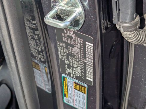 Certified 2024 Kia Telluride LX image 34