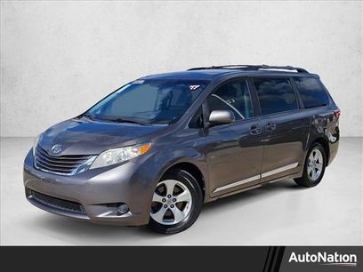 Used 2017 Toyota Sienna LE