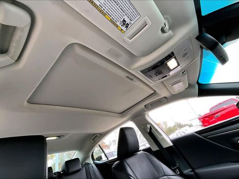 Used 2022 Lexus ES 350 image 13