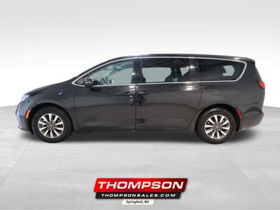 Used 2023 Chrysler Pacifica Touring-L