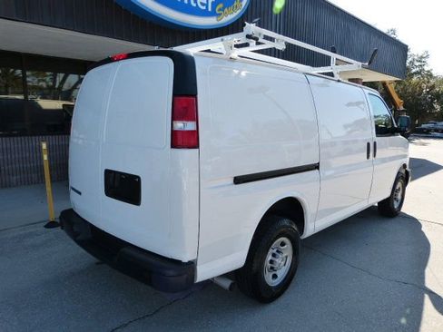Used 2021 Chevrolet Express 2500 w/ Driver Convenience Package image 5