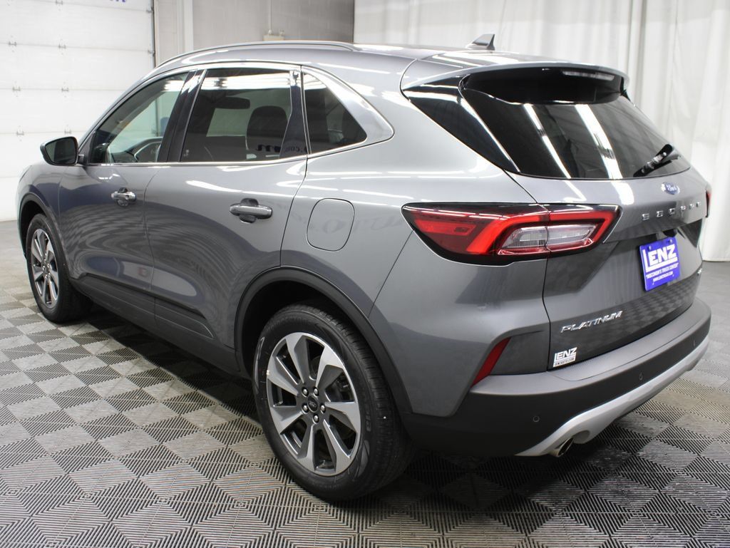 Used 2025 Ford Escape Platinum AWD/4WD image 7