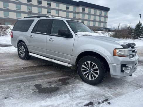Used 2017 Ford Expedition EL XLT w/ Equipment Group 202A image 9