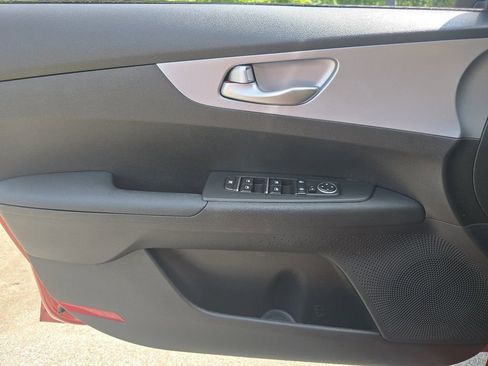 Used 2023 Kia Forte LXS w/ LXS Technology Package FWD image 23