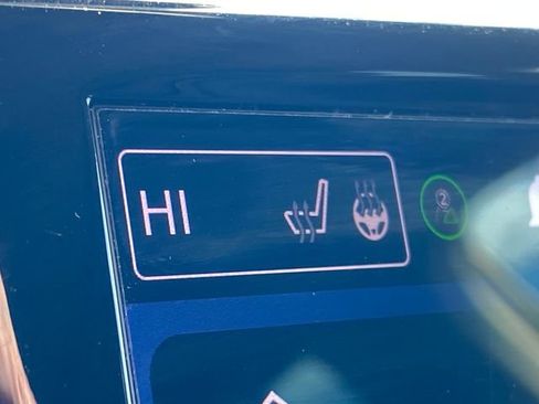 Used 2021 Chrysler Pacifica Limited image 31