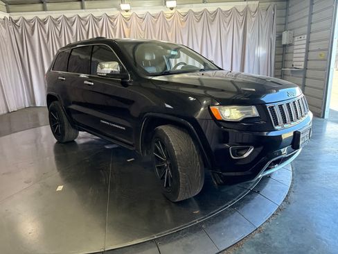 Used 2016 Jeep Grand Cherokee Overland RWD image 2