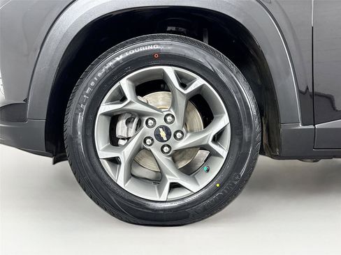 Used 2024 Chevrolet Trax LT w/ Driver Confidence Package FWD image 40