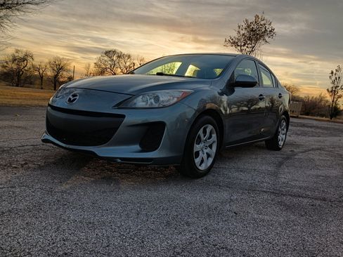 Used 2013 MAZDA MAZDA3 i SV w/ Convenience Pkg image 8