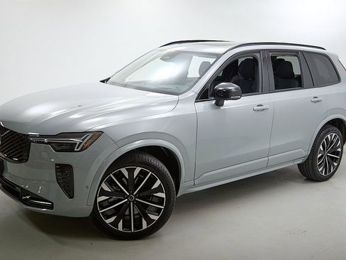 New 2026 Volvo XC90 B6 Ultra w/ Lounge Package image 3