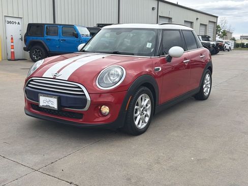 Used 2015 MINI Cooper 4-Door Hardtop FWD image 1