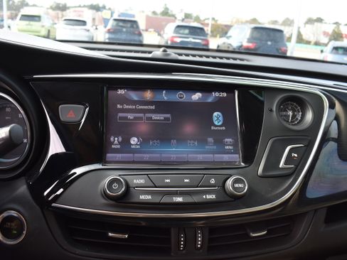 Used 2017 Buick Envision Essence w/ LPO, Cargo Package image 18