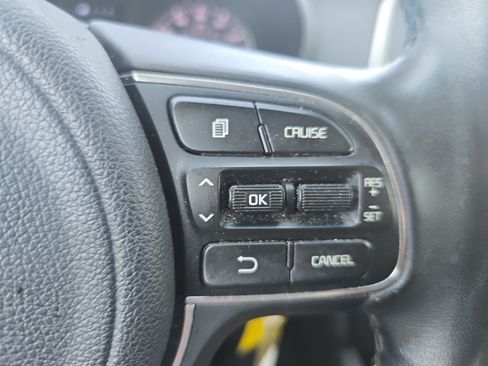Used 2018 Kia Optima S FWD image 17