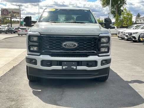 Used 2025 Ford F350 Lariat w/ Black Appearance Package AWD/4WD image 8
