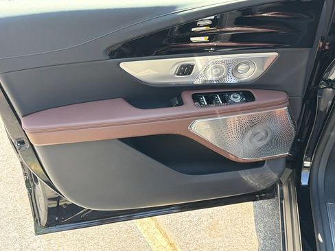 New 2026 Lincoln Nautilus Reserve AWD/4WD image 11