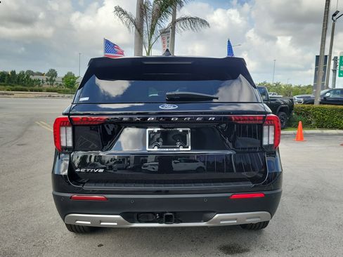 Used 2026 Ford Explorer Active w/ Active Comfort Package image 6