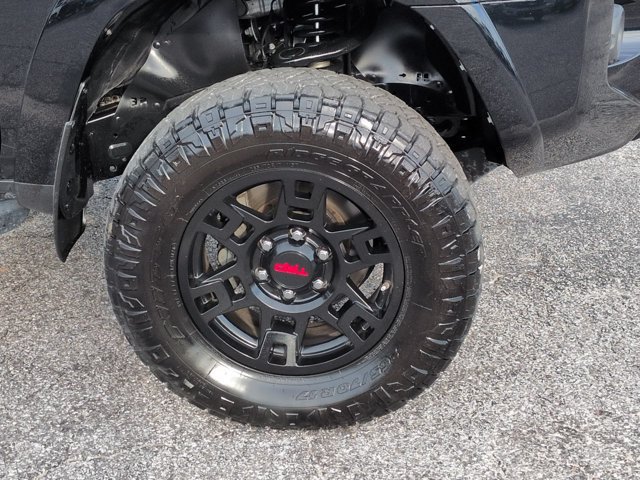 Used 2022 Toyota 4Runner SR5 Premium w/ Moonroof Package AWD/4WD image 10