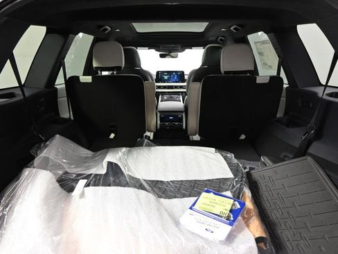 New 2026 Lincoln Aviator Black Label w/ Jet Appearance Package image 18