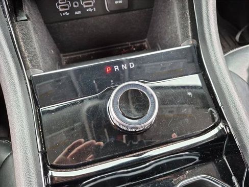 Used 2021 Jeep Grand Cherokee L Limited RWD image 11