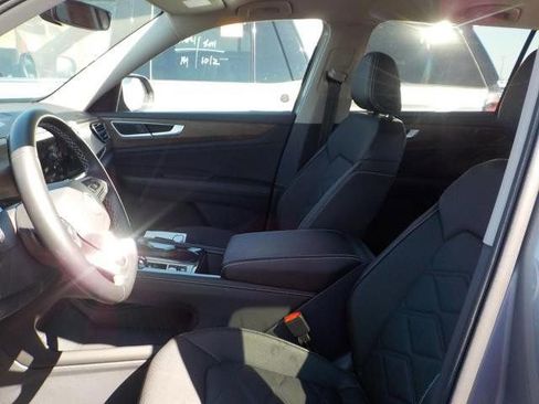 Used 2025 Volkswagen Atlas SE image 8