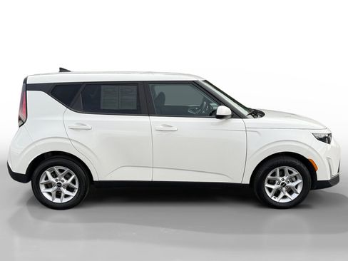 Used 2024 Kia Soul LX w/ Option Group 015 image 6