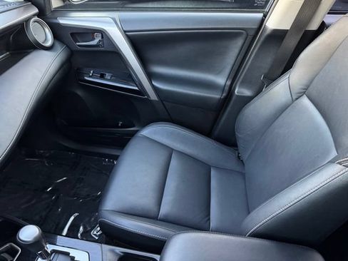 Used 2018 Toyota RAV4 Limited AWD/4WD image 23