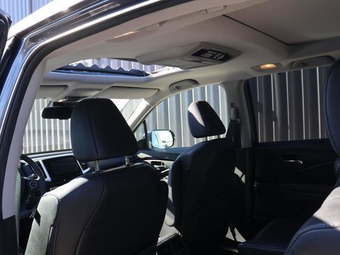 Used 2016 Honda Pilot Touring image 38