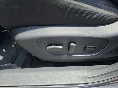 Used 2016 Nissan Rogue SV w/ SV Premium Package FWD image 18