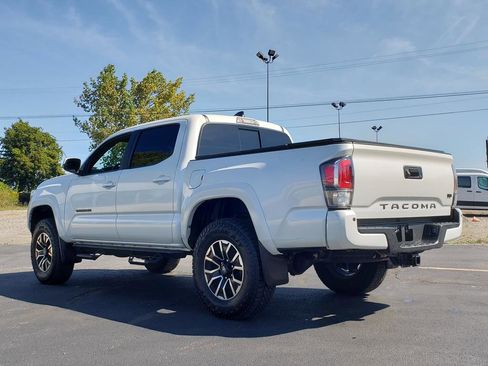 Used 2022 Toyota Tacoma TRD Sport image 5